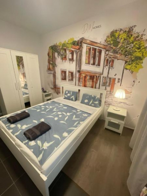 Top Center 2-BR Apartment with lovely Outdoor Area